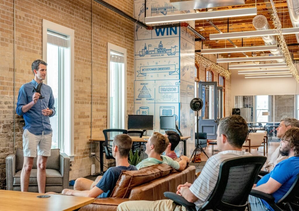 B2B IT Hardware Sourcing Hubs